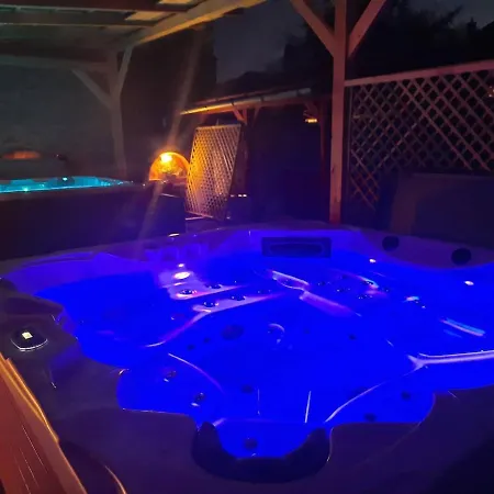 Maison d'hôtes Kék Lagúna Wellness 4*