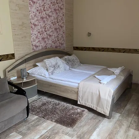 Kék Lagúna Wellness 4*