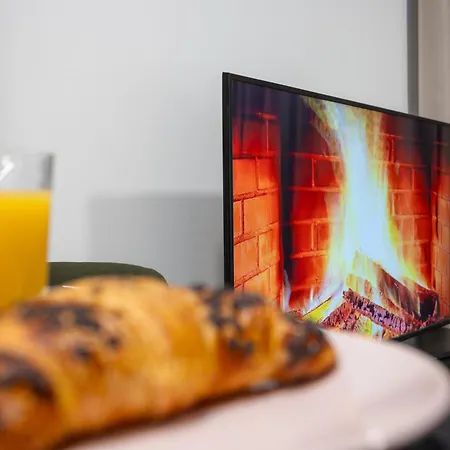 Waterfront Azure Loft With Free Parking * Budapeşte