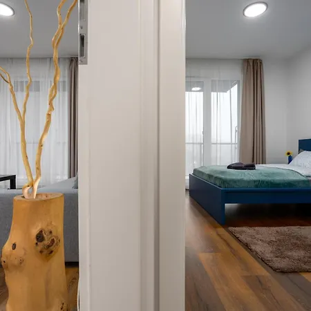 Waterfront Azure Loft With Free Parking Budapeşte
