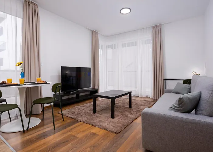 Waterfront Azure Loft With Free Parking Apartament