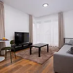 Waterfront Azure Loft With Free Parking Apartment