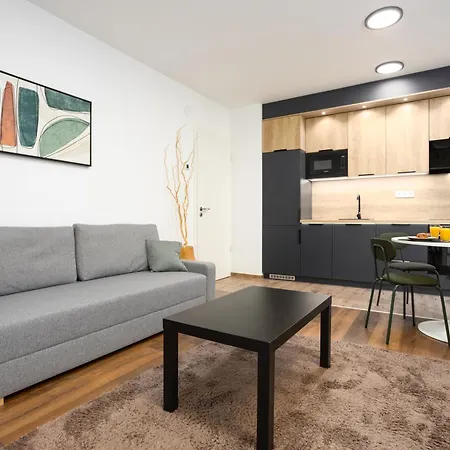 Waterfront Azure Loft With Free Parking Apartment